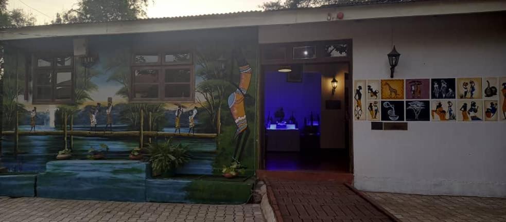 Kilimanjaro Lodge - Mcf โมชิ ภายนอก รูปภาพ