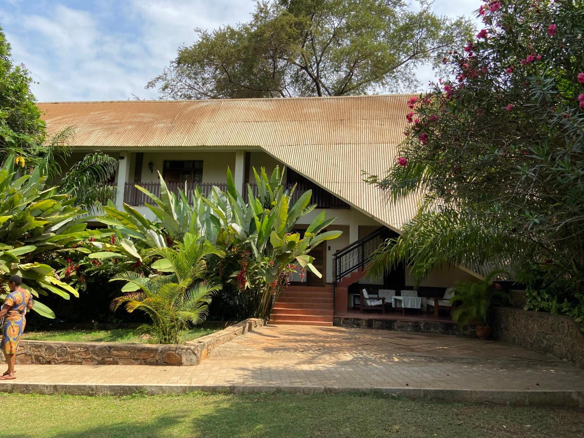Kilimanjaro Lodge - Mcf โมชิ ภายนอก รูปภาพ